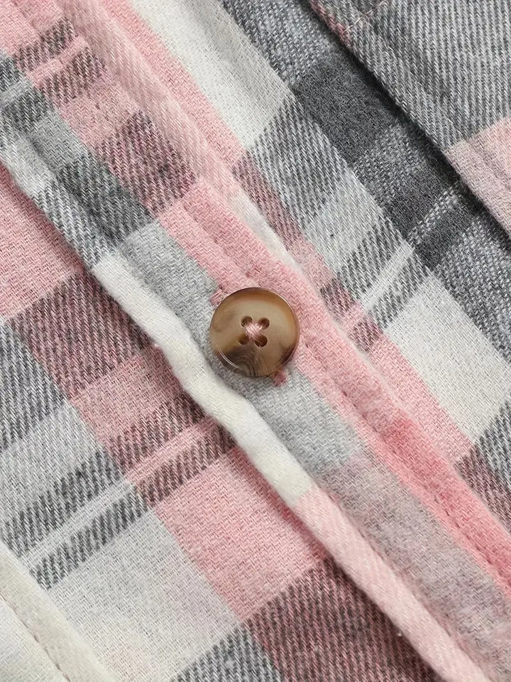 Bluzka | Wzór w kratę i klasyczne guziki | Styl casualowy