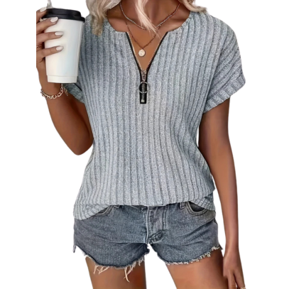 T-shirt | Głęboki dekolt w serek | Prążkowana tekstura i zamek | Styl wiosenny i letni