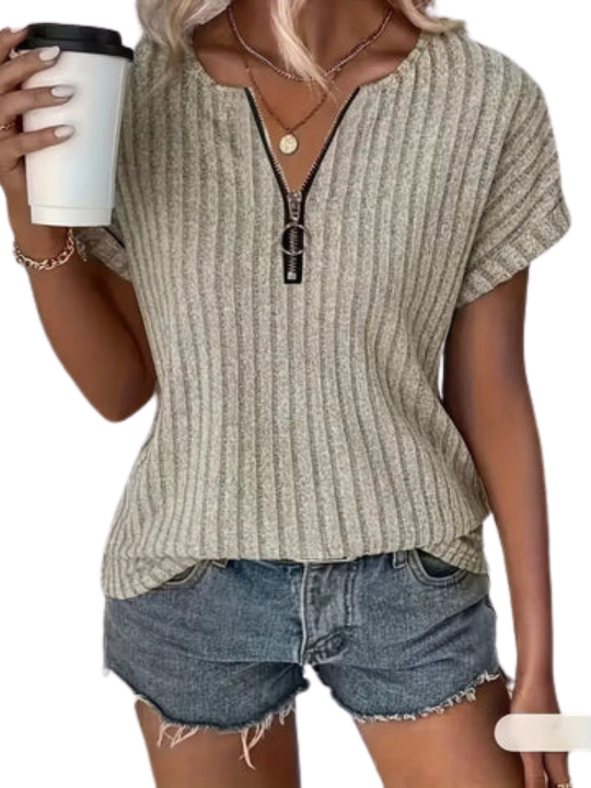 T-shirt | Głęboki dekolt w serek | Prążkowana tekstura i zamek | Styl wiosenny i letni